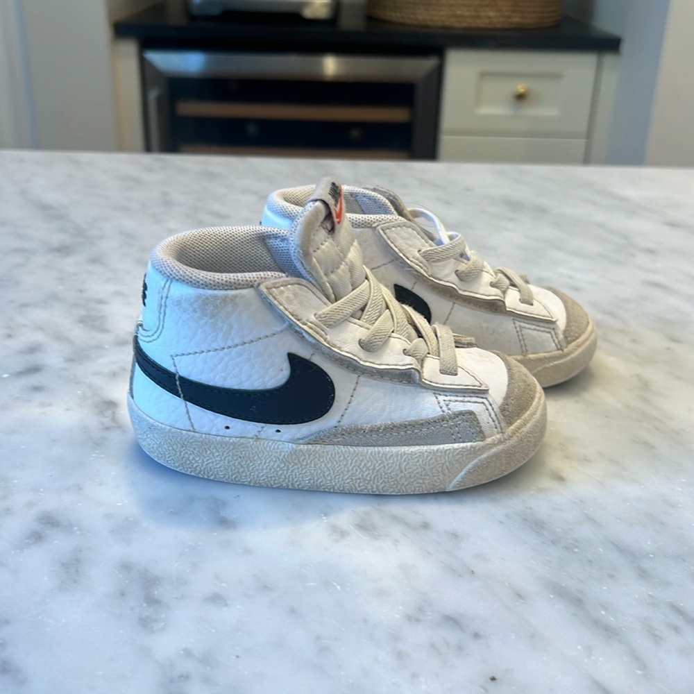 Toddler Nike high top sneakers size 6T